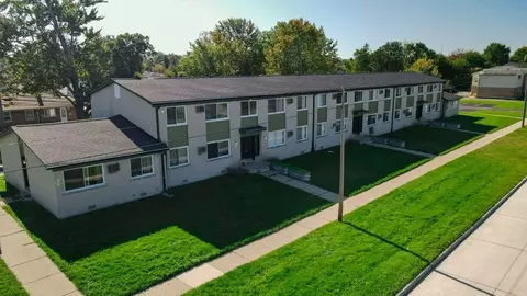 1390 E Lincoln Ave, Madison Heights, MI 48071