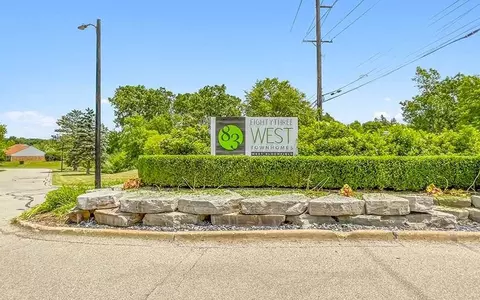 6423 Silverbrook W, West Bloomfield, MI 48322 photo 32