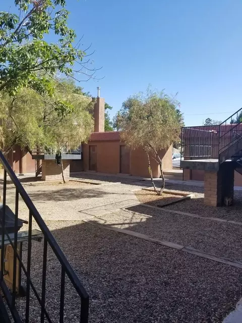 419 Vassar Dr SE, Albuquerque, NM 87106