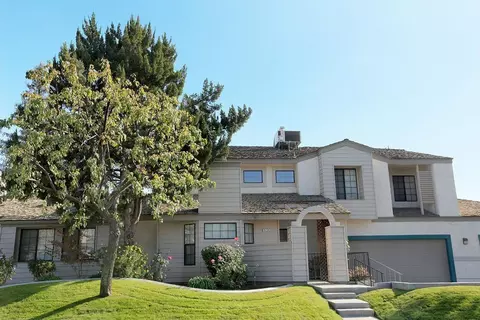 7601 Olympia Dr, Bakersfield, CA 93309