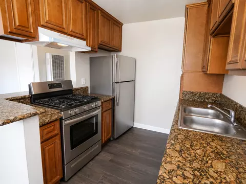 331 Amber Ct, Upland, CA 91786