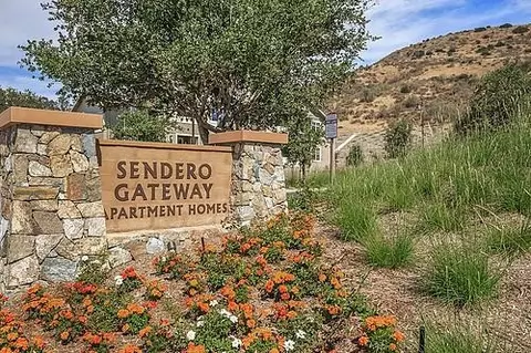1701 Gateway Pl, Rancho Mission Viejo, CA 92694