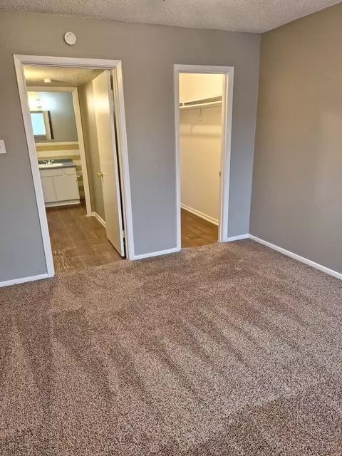 3301 W Woodlawn Ave, San Antonio, TX 78228