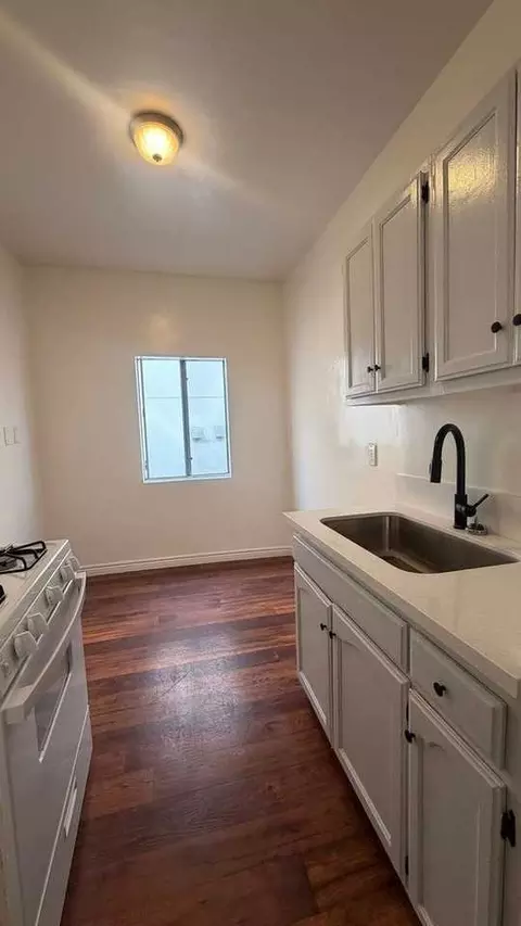 2420 Michigan Ave, Los Angeles, CA 90033