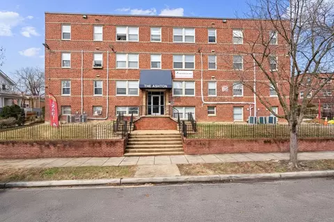 1814 Irving St NE, Washington, DC 20018