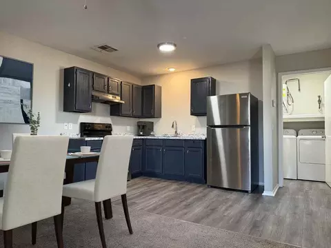 580 E Randall Wobbe Ln, Springdale, AR 72764