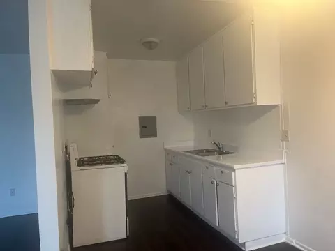15537 Nordhoff St, Los Angeles, CA 91343