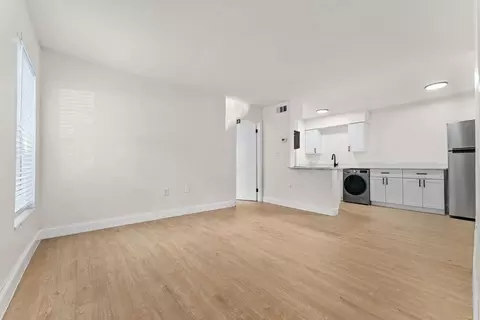 1220 NW 12th St, Gainesville, FL 32601
