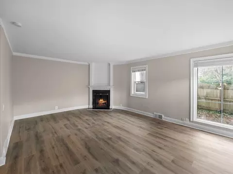 1037 Putney St, Birmingham, MI 48009