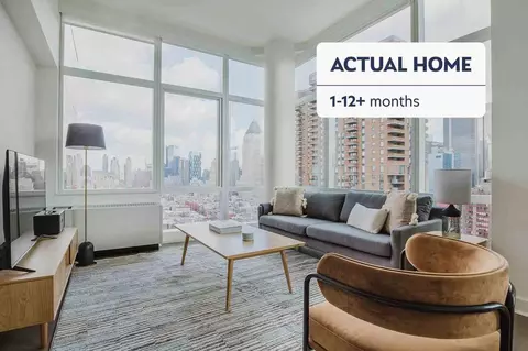 450 W 42nd St, New York, NY 10036