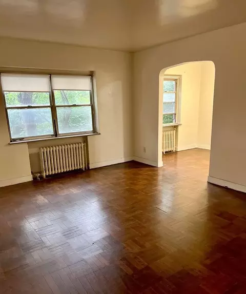 5726 Beacon St, Pittsburgh, PA 15217