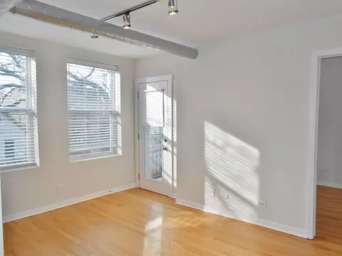 2520 W Leland Ave, Chicago, IL 60625