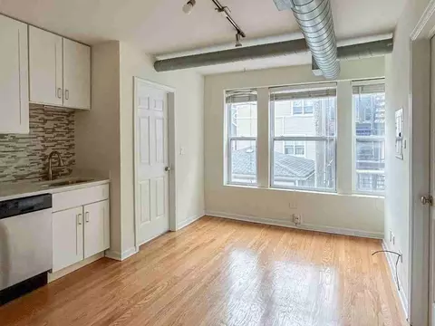 2520 W Leland Ave, Chicago, IL 60625