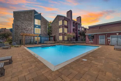 9727 Whitehurst Dr, Dallas, TX 75243