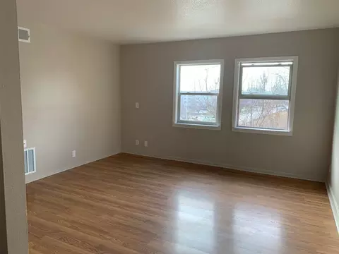 136 Bennett Ave, Council Bluffs, IA 51503