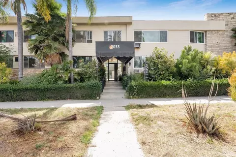 2033 N Beachwood Dr, Los Angeles, CA 90068