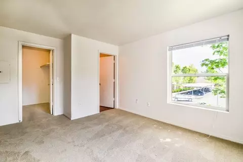 915 SW 163rd Ave, Beaverton, OR 97006
