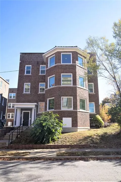 3511 Forest Ave, Kansas City, MO 64109