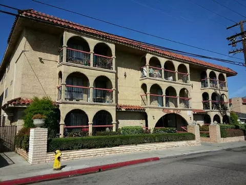13701 Yukon Ave, Hawthorne, CA 90250