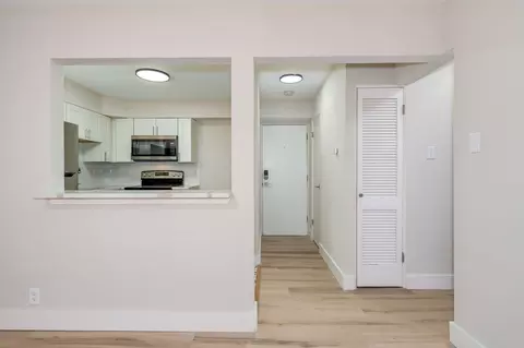 3710 Greenwood Blvd, Maplewood, MO 63143