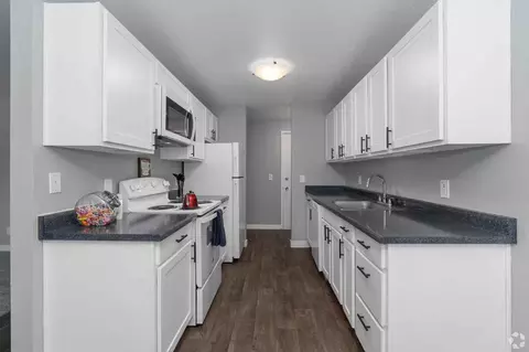 9900 SW Conestoga Dr, Beaverton, OR 97008