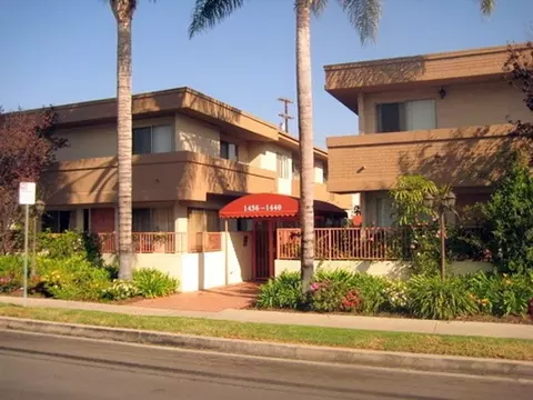 1436 Armacost Ave, Los Angeles, CA 90025