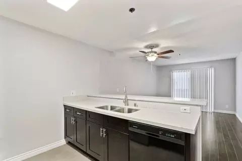 369 Columbia Ave, Los Angeles, CA 90017