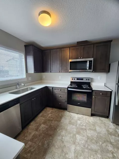 751 Plymouth Dr NE, Keizer, OR 97303