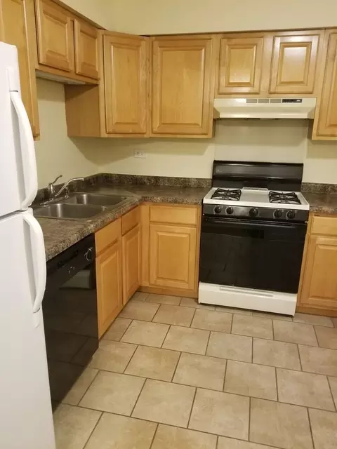 535 Maple Ave, Lisle, IL 60532 photo 2