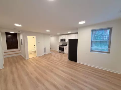 6234 N Bell Ave, Chicago, IL 60659 photo 3