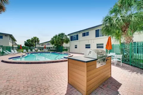 4401 NW 10th Ct, Plantation, FL 33313 photo 12
