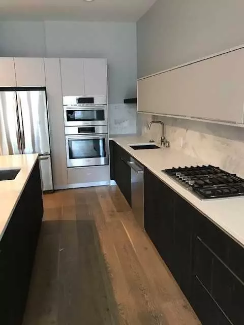 27 N 2nd St, Philadelphia, PA 19106