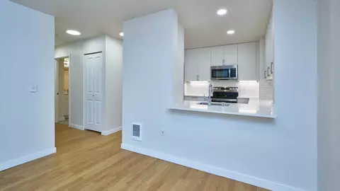 938 110th Ave NE, Bellevue, WA 98004 photo 27