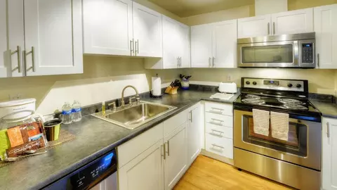 938 110th Ave NE, Bellevue, WA 98004 photo 7
