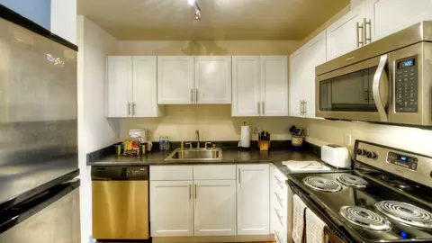 938 110th Ave NE, Bellevue, WA 98004 photo 9