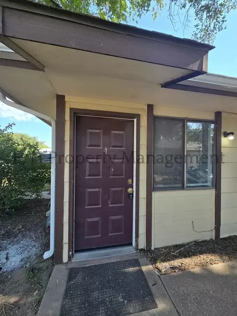 1322 S Vine St, Wichita, KS 67213