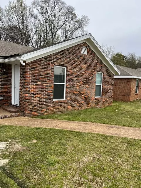 Cambridge Ct, Florence, AL 35633 photo 9
