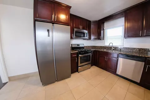 6921 S La Cienega Blvd, Los Angeles, CA 90045