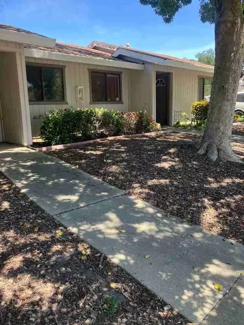 5251 Glide Dr, Davis, CA 95618