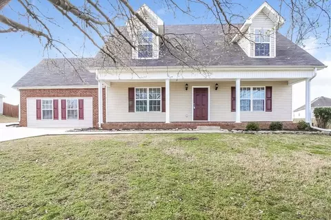 1016 Anna Gannon Dr, La Vergne, TN 37086
