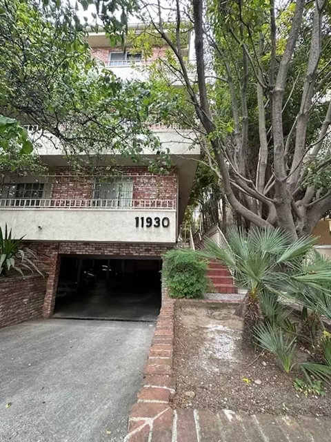 11930 Montana Ave, Los Angeles, CA 90049