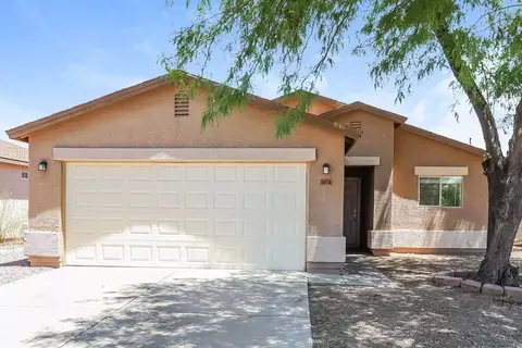 1074 E Silversmith Trl, San Tan Valley, AZ 85143