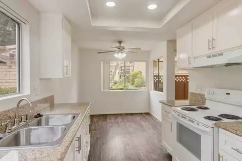 859 N Mountain Ave, Upland, CA 91786
