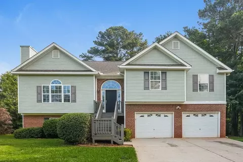 124 S Winds Dr, Villa Rica, GA 30180