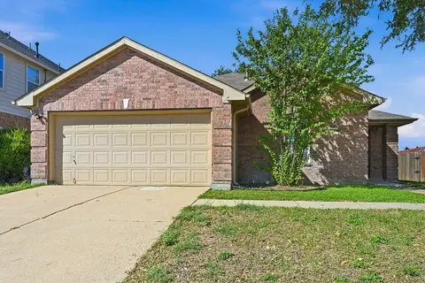 109 Heritage Dr, Crowley, TX 76036