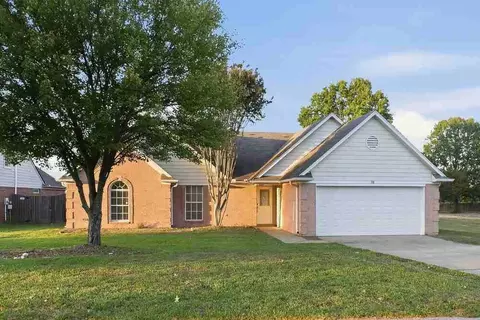 810 Lakemont Dr, Southaven, MS 38672