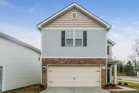 9221 Treyburn Dr, Charlotte, NC 28216
