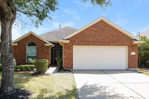 26019 Chapman Falls Dr, Richmond, TX 77406
