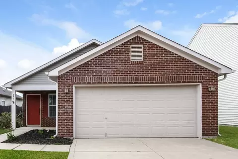 652 Locust Grove Ln, Greenwood, IN 46143