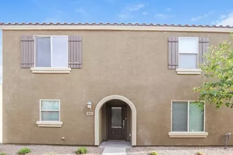 8214 W Albeniz Pl, Phoenix, AZ 85043